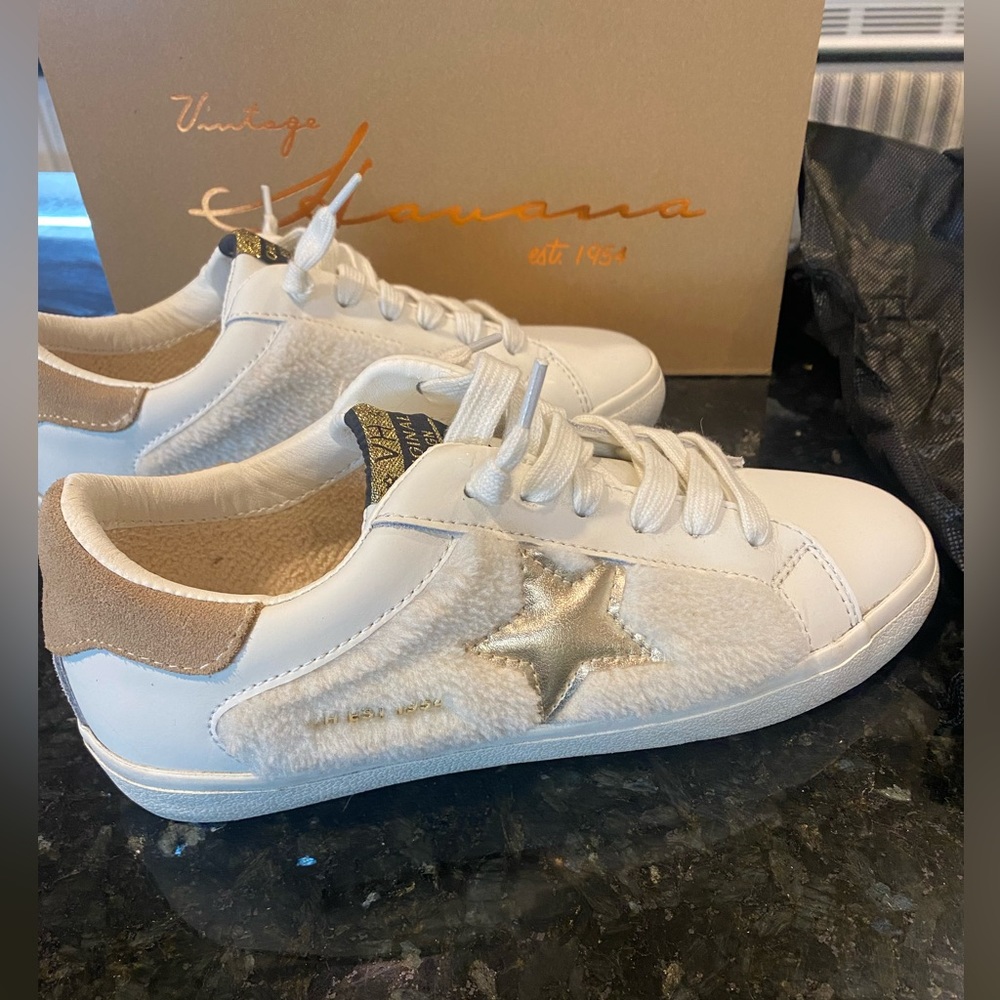 Vintage Havana Sneakers - like new. Sz 7